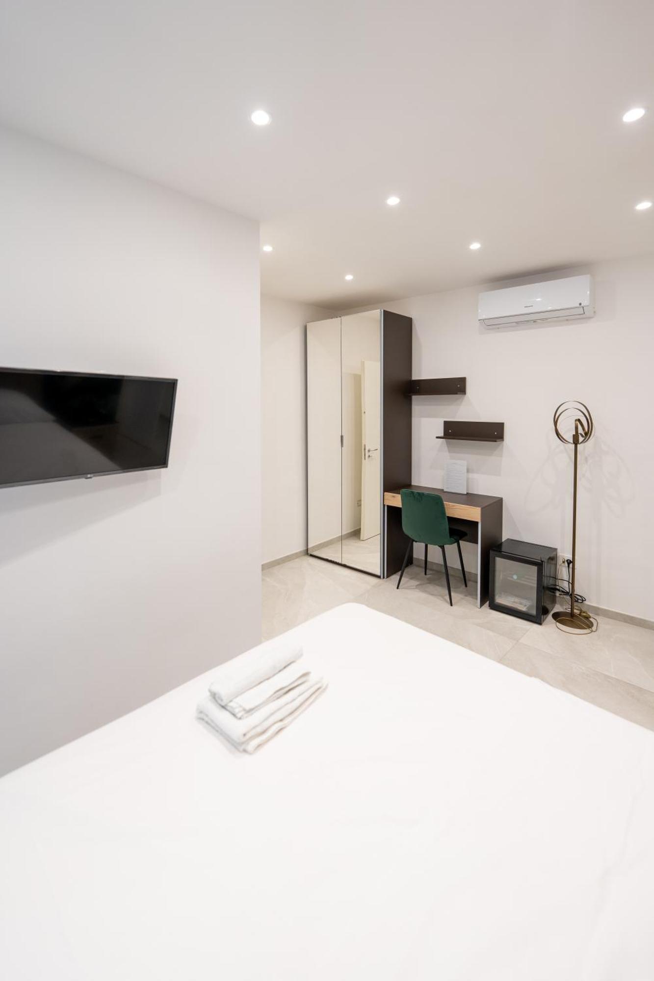 Suites Gaudioso Napoli Center Εξωτερικό φωτογραφία