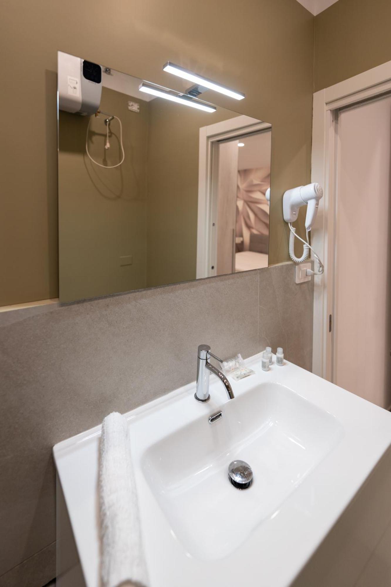 Suites Gaudioso Napoli Center Εξωτερικό φωτογραφία