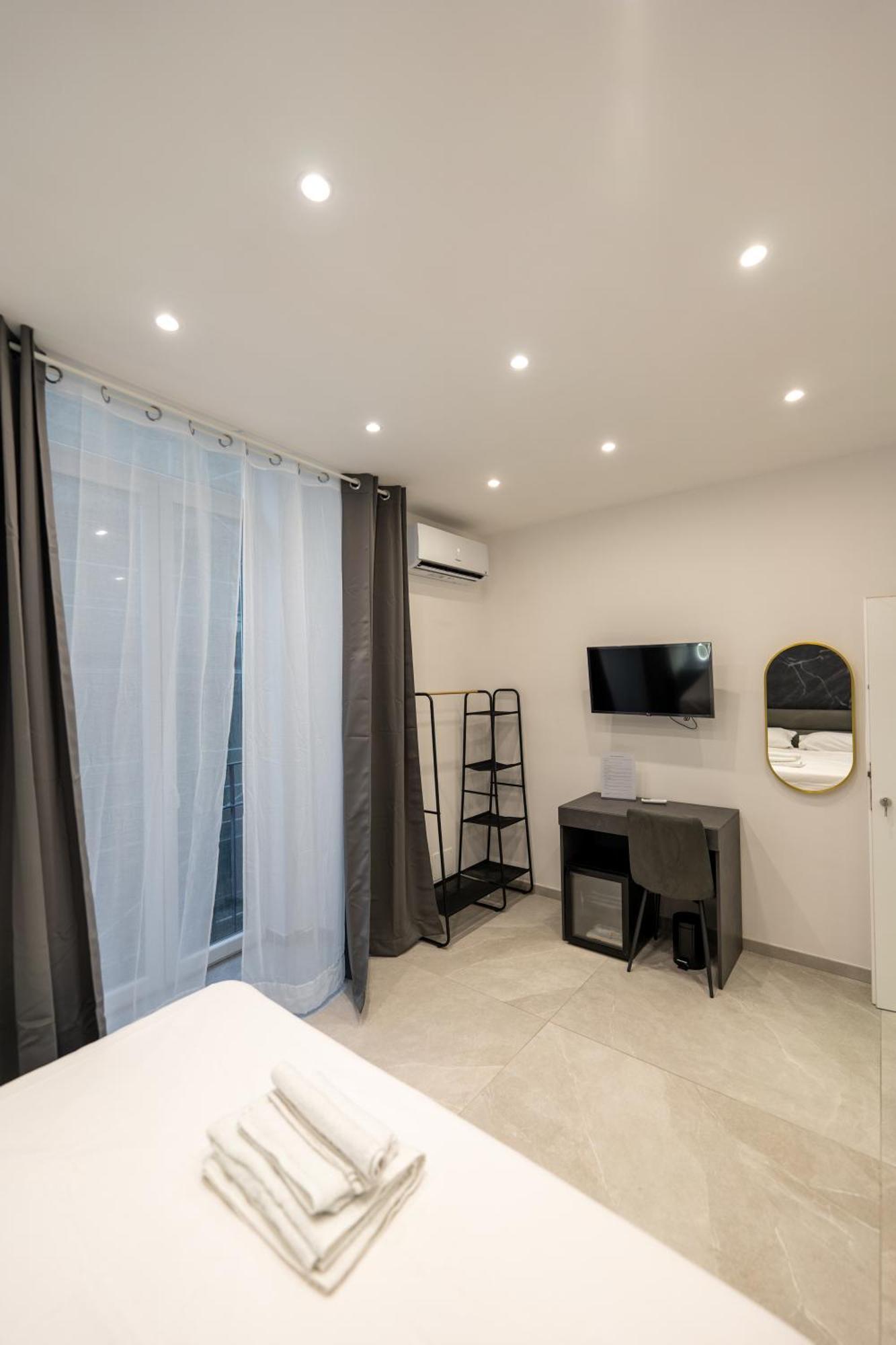 Suites Gaudioso Napoli Center Εξωτερικό φωτογραφία